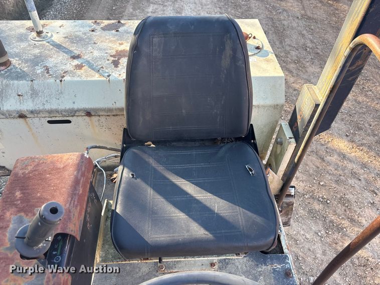 image for item FI0129 1995 Ingersoll Rand PT-125R pneumatic roller