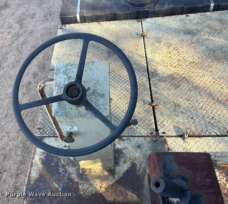 image for item FI0129 1995 Ingersoll Rand PT-125R pneumatic roller