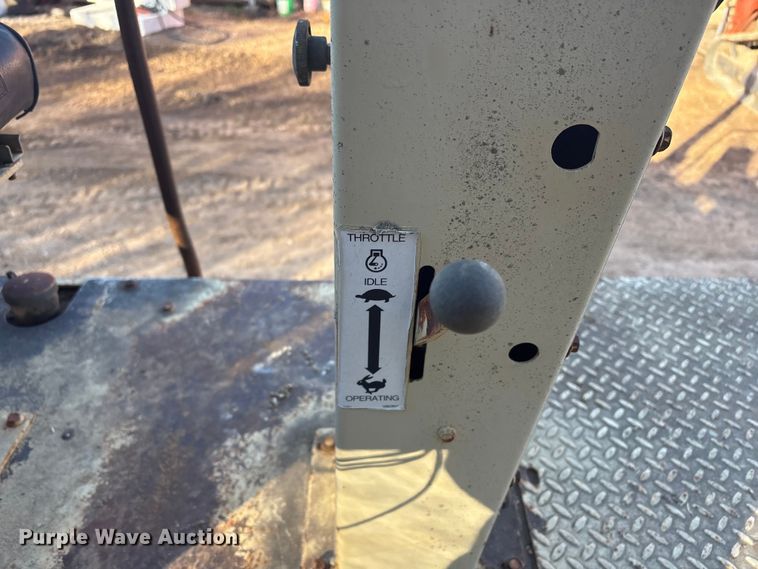 image for item FI0129 1995 Ingersoll Rand PT-125R pneumatic roller