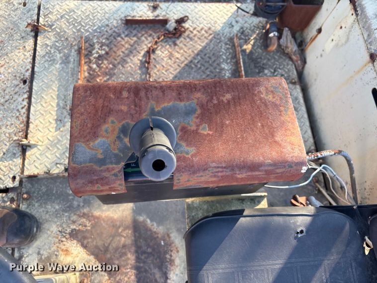 image for item FI0129 1995 Ingersoll Rand PT-125R pneumatic roller