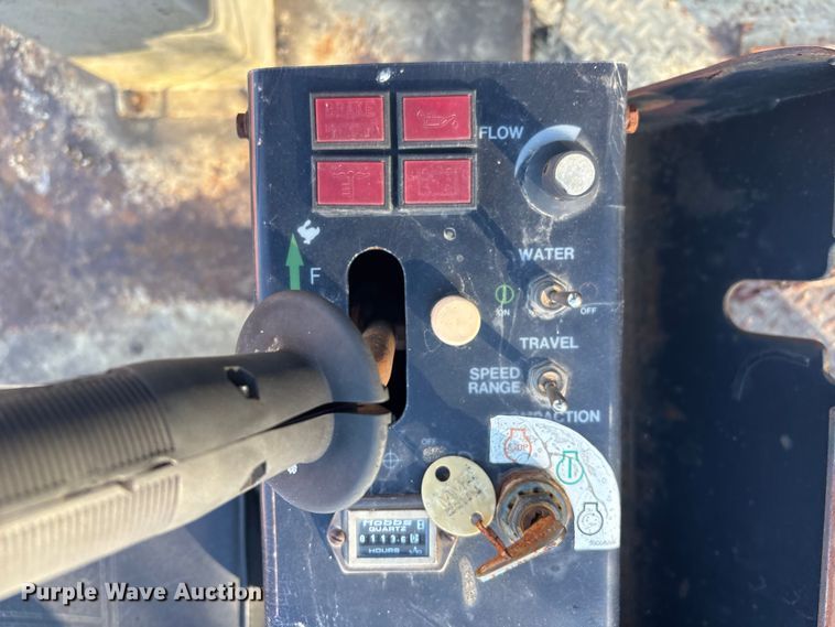 image for item FI0129 1995 Ingersoll Rand PT-125R pneumatic roller