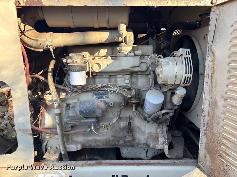 image for item FI0129 1995 Ingersoll Rand PT-125R pneumatic roller