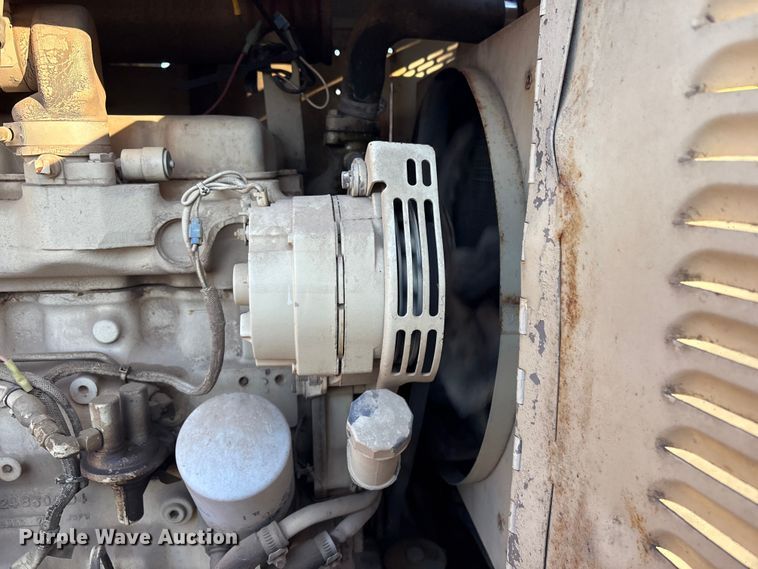 image for item FI0129 1995 Ingersoll Rand PT-125R pneumatic roller