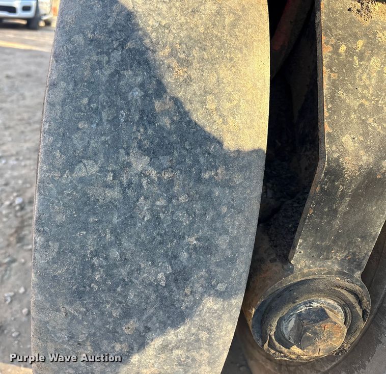 image for item FI0129 1995 Ingersoll Rand PT-125R pneumatic roller