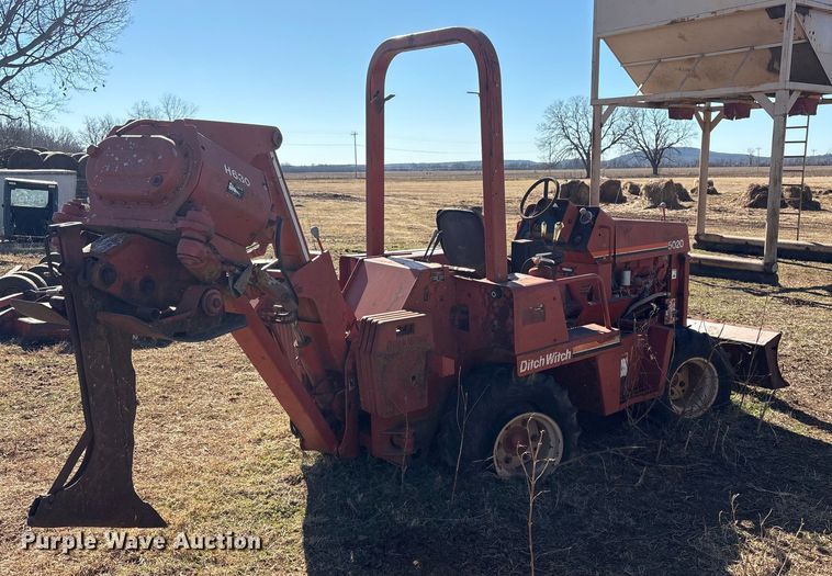 image for item FI0132 Ditch Witch 5020 DD vibratory cable plow