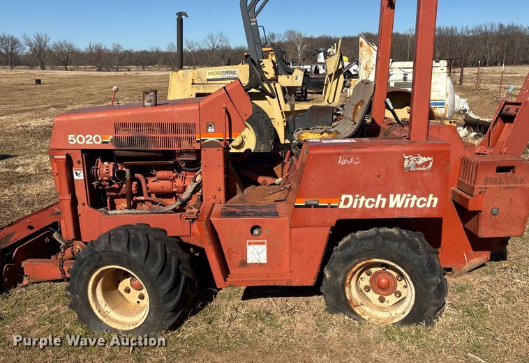 image for item FI0132 Ditch Witch 5020 DD vibratory cable plow