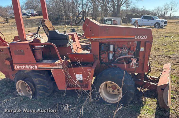 image for item FI0132 Ditch Witch 5020 DD vibratory cable plow