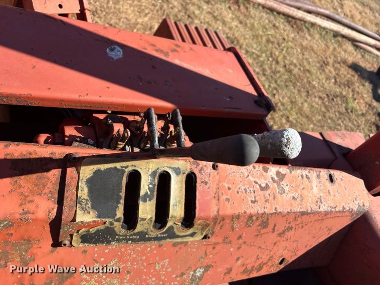 image for item FI0132 Ditch Witch 5020 DD vibratory cable plow