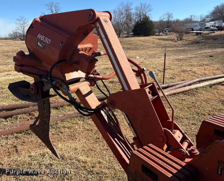 image for item FI0132 Ditch Witch 5020 DD vibratory cable plow