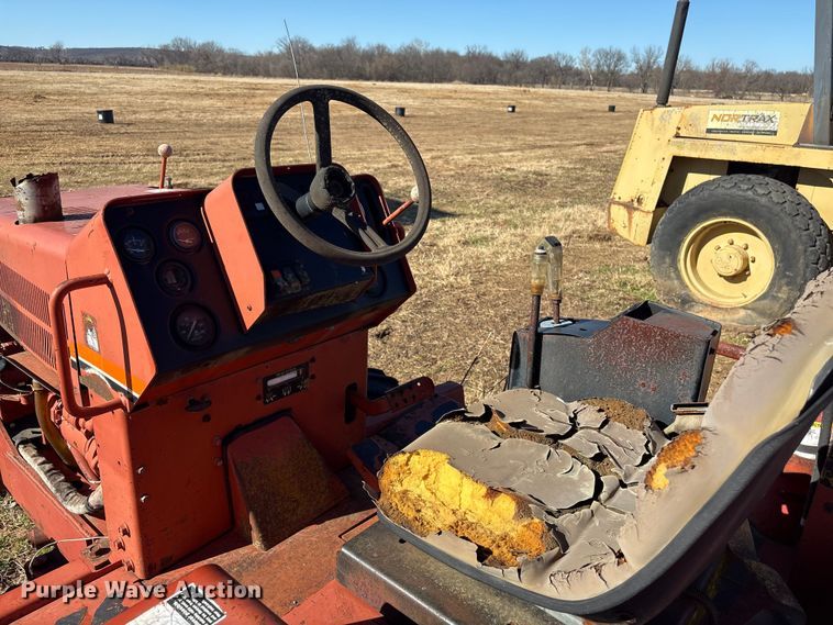 image for item FI0132 Ditch Witch 5020 DD vibratory cable plow