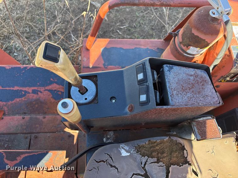 image for item FI0132 Ditch Witch 5020 DD vibratory cable plow