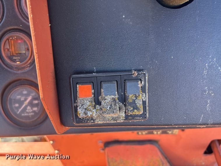 image for item FI0132 Ditch Witch 5020 DD vibratory cable plow