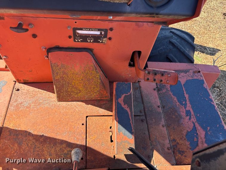 image for item FI0132 Ditch Witch 5020 DD vibratory cable plow