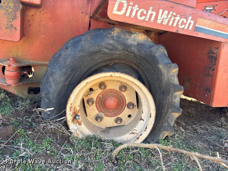 image for item FI0132 Ditch Witch 5020 DD vibratory cable plow