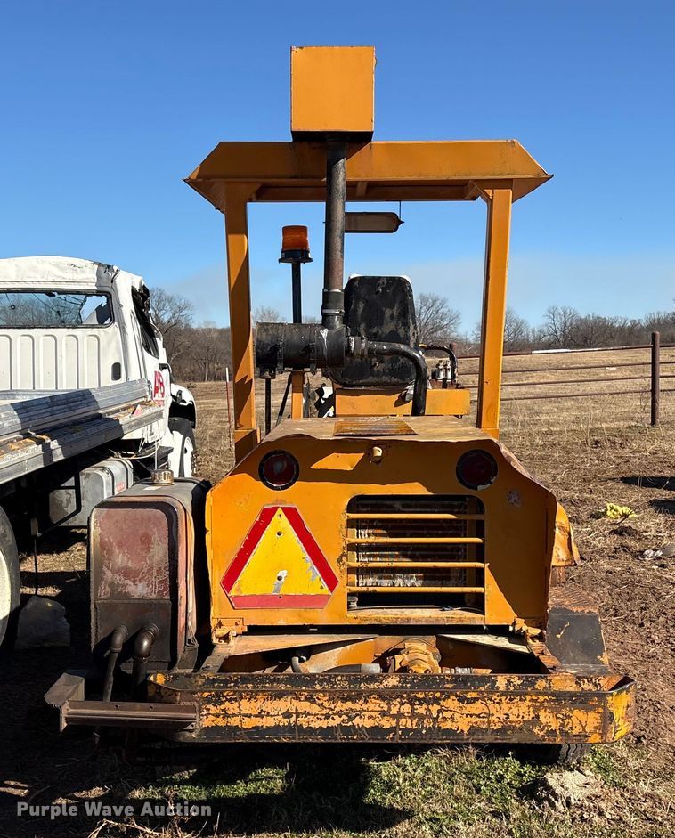 image for item FI0135 Maxisweeper 6330FD444 sweeper