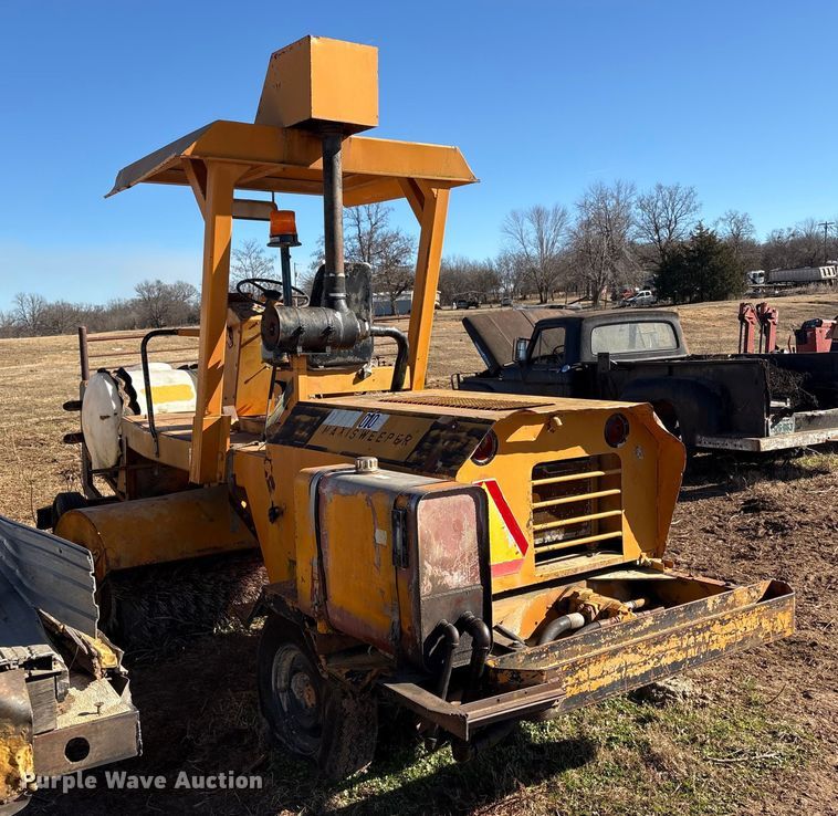 image for item FI0135 Maxisweeper 6330FD444 sweeper