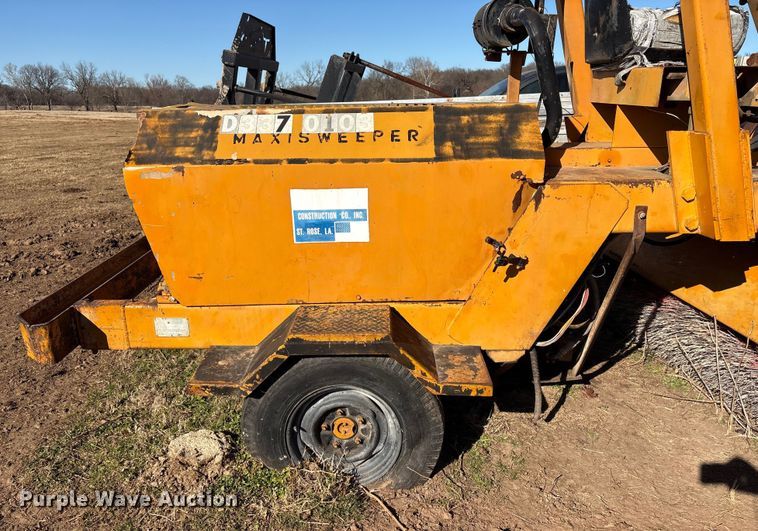 image for item FI0135 Maxisweeper 6330FD444 sweeper