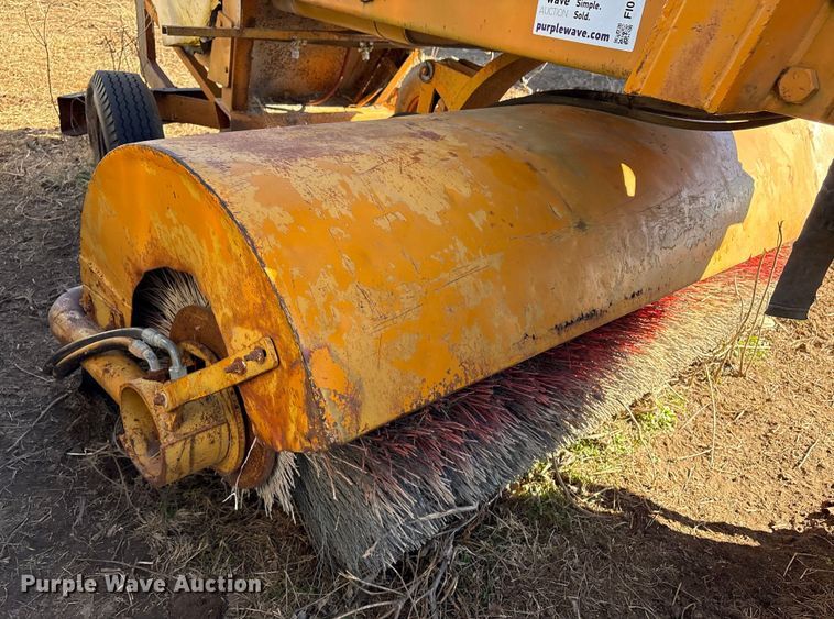 image for item FI0135 Maxisweeper 6330FD444 sweeper