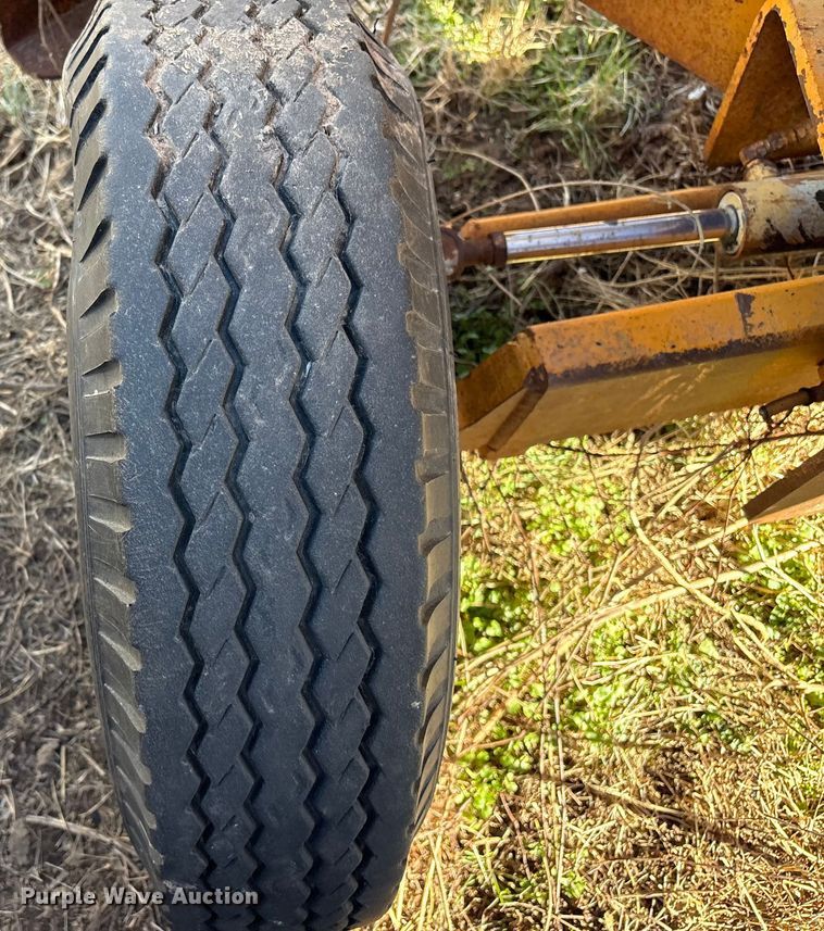 image for item FI0135 Maxisweeper 6330FD444 sweeper