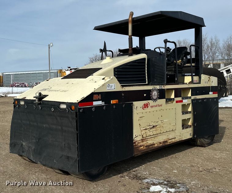 image for item FI0763 2008 Ingersoll Rand PT240R pneumatic roller