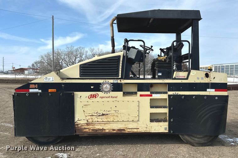 image for item FI0763 2008 Ingersoll Rand PT240R pneumatic roller