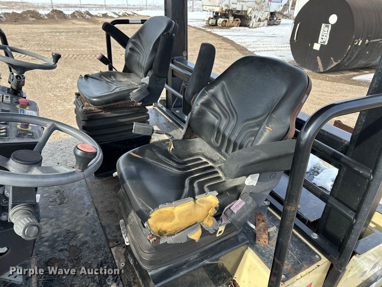 image for item FI0763 2008 Ingersoll Rand PT240R pneumatic roller