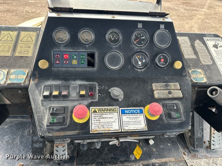 image for item FI0763 2008 Ingersoll Rand PT240R pneumatic roller