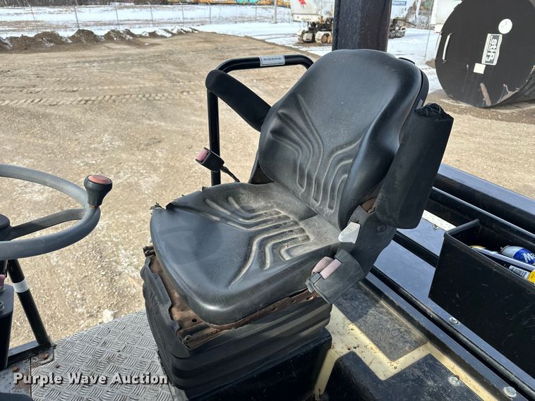 image for item FI0763 2008 Ingersoll Rand PT240R pneumatic roller