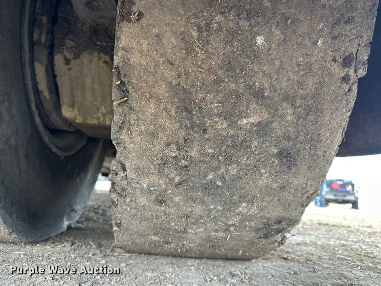 image for item FI0763 2008 Ingersoll Rand PT240R pneumatic roller