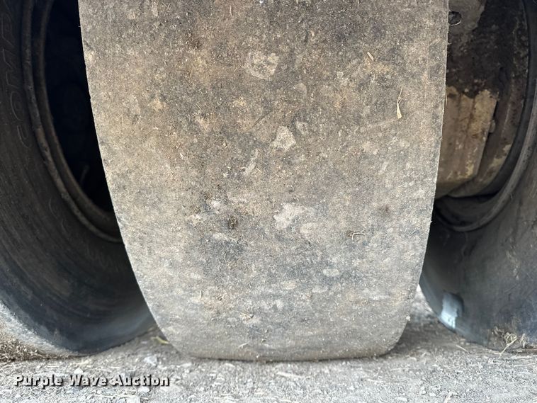 image for item FI0763 2008 Ingersoll Rand PT240R pneumatic roller