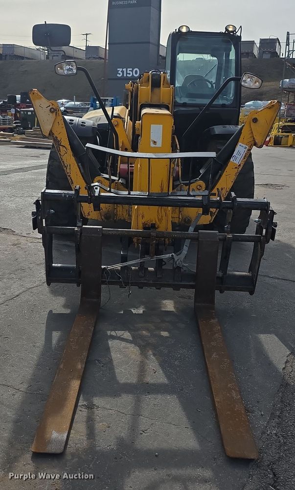 image for item FI0786 JCB 550-170 telehandler