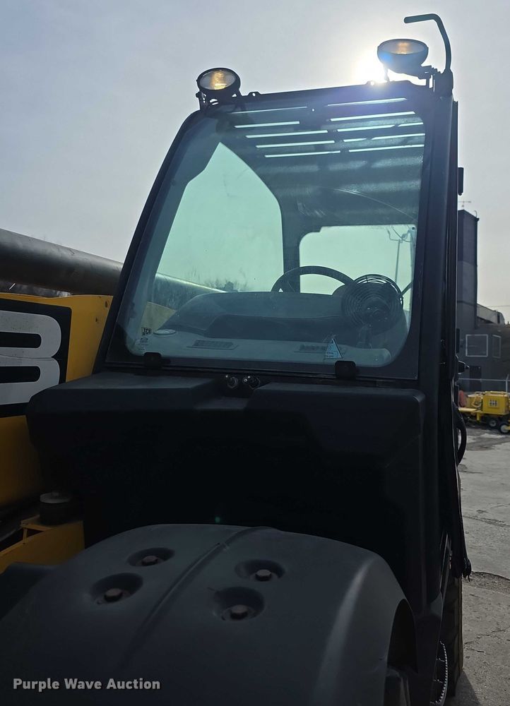image for item FI0786 JCB 550-170 telehandler