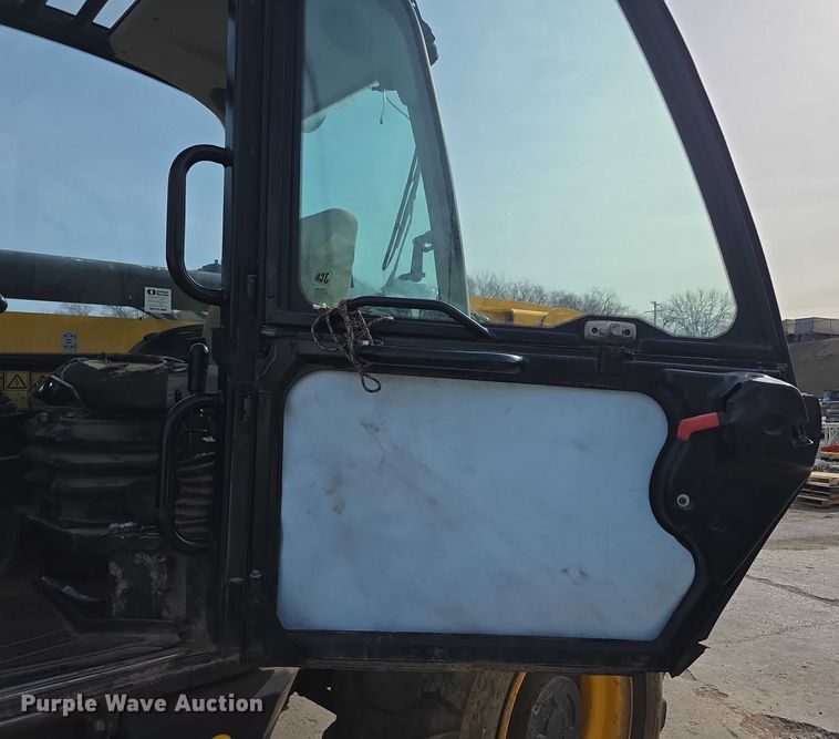 image for item FI0786 JCB 550-170 telehandler