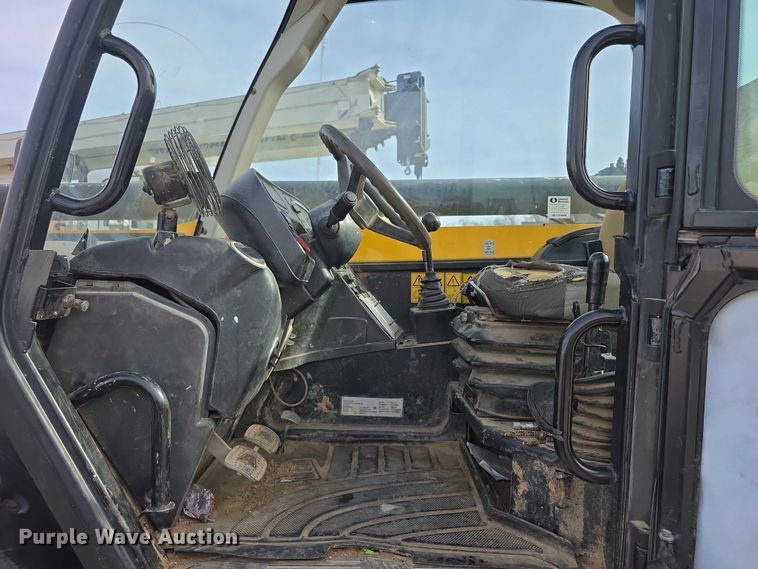 image for item FI0786 JCB 550-170 telehandler