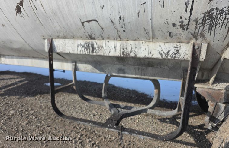 image for item FI0825 1965 Butler asphalt trailer