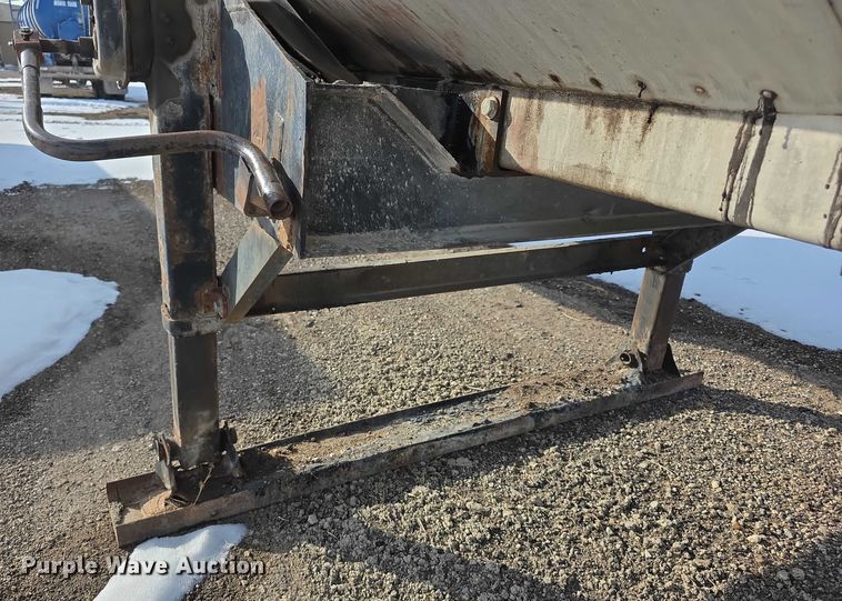 image for item FI0825 1965 Butler asphalt trailer