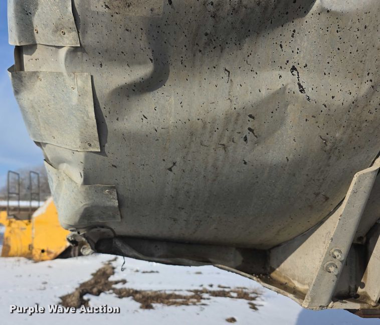 image for item FI0825 1965 Butler asphalt trailer