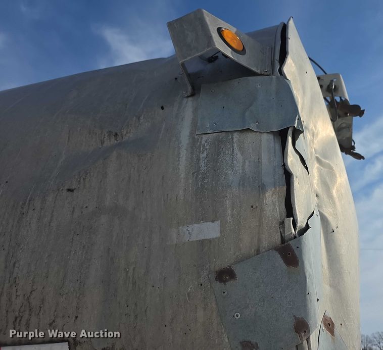 image for item FI0825 1965 Butler asphalt trailer