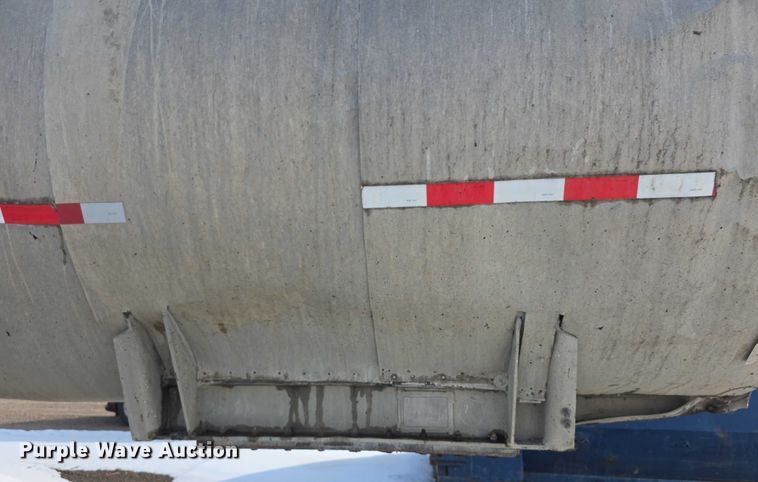 image for item FI0825 1965 Butler asphalt trailer