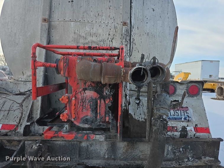 image for item FI0825 1965 Butler asphalt trailer