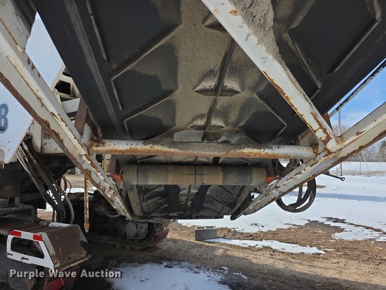 image for item FI0826 2006 Roadtec RX-900 milling machine