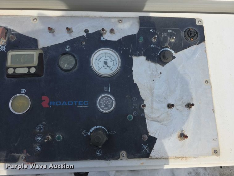 image for item FI0826 2006 Roadtec RX-900 milling machine