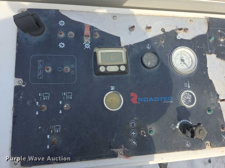 image for item FI0826 2006 Roadtec RX-900 milling machine