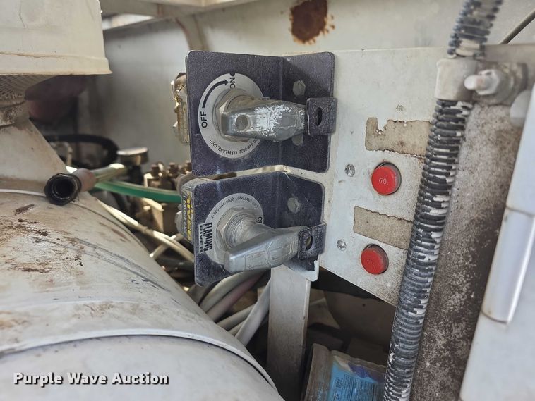 image for item FI0826 2006 Roadtec RX-900 milling machine