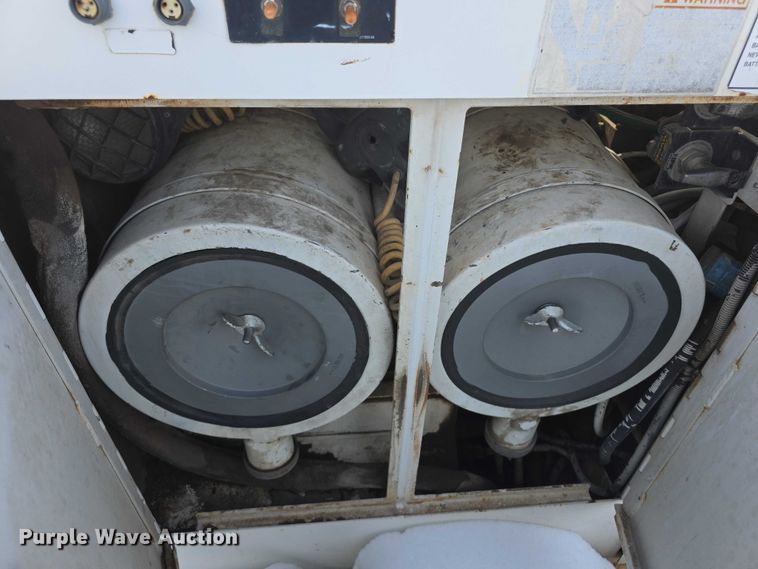 image for item FI0826 2006 Roadtec RX-900 milling machine