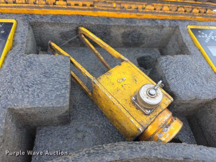 image for item FI0826 2006 Roadtec RX-900 milling machine