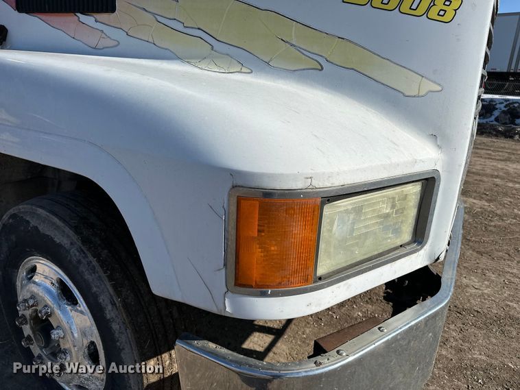 image for item FI0827 2003 Mack CH613 semi truck