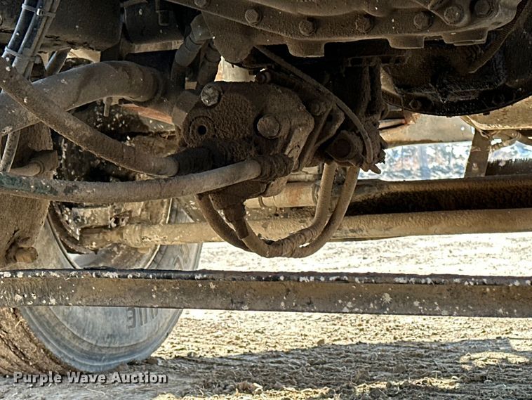 image for item FI0827 2003 Mack CH613 semi truck