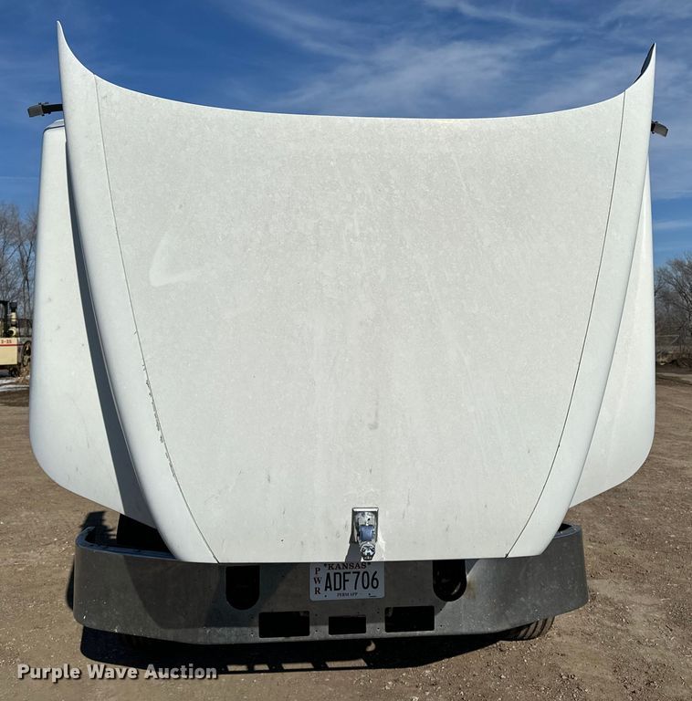 image for item FI0827 2003 Mack CH613 semi truck