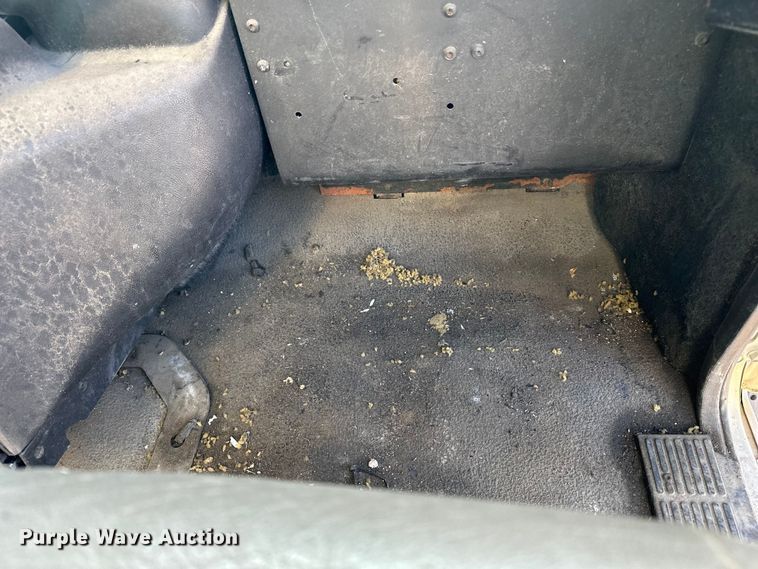 image for item FI0827 2003 Mack CH613 semi truck